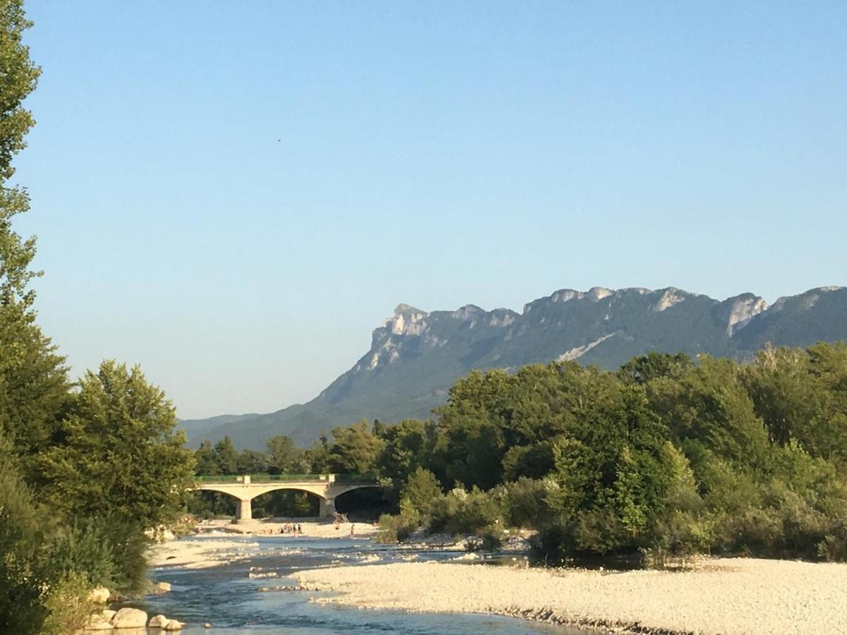 Maison De Vacances Avec Ses Petits Chalets Aouste-sur-Sye Kültér fotó